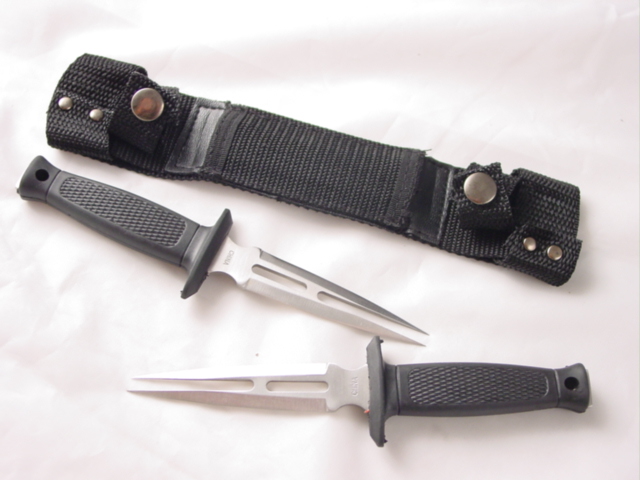 KNIFE SET - BOOT DAGGERS - TWIN PACK + SHEATH