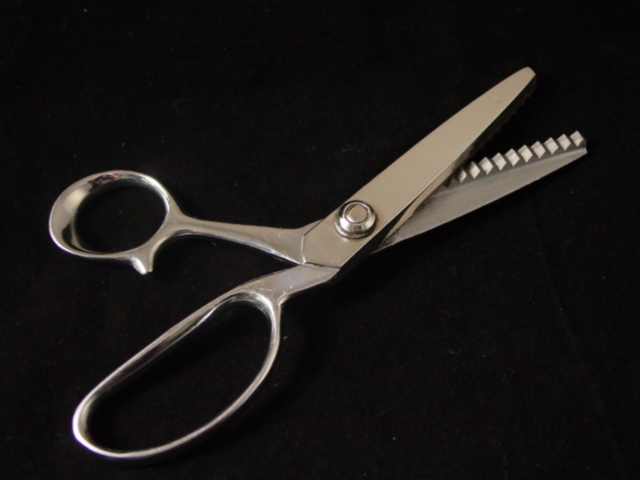 800. PINKING SCISSORS - 8" inch TRADITIONAL CLASSIC NEW