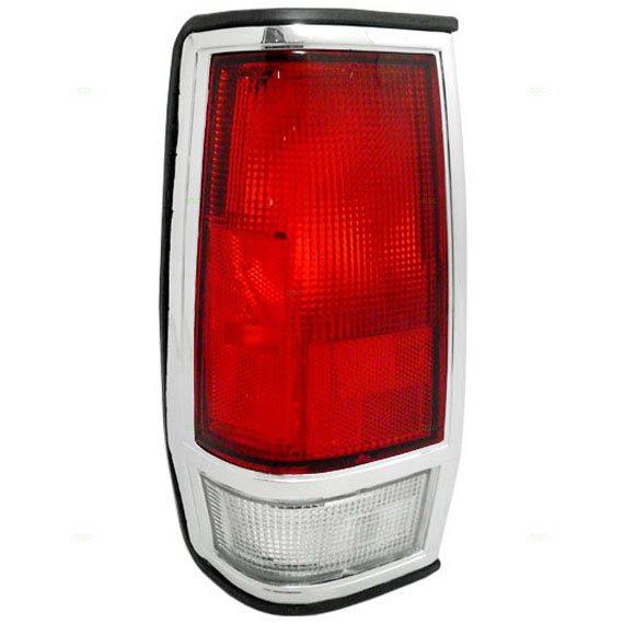 NISSAN PICKUP TRUCK 720 2WD TAILLIGHT TAILLAMP 85-86 L