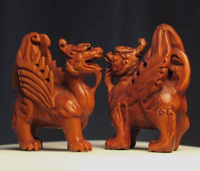 FIERCE Hand CARVED & Signed GRIFFIN BOXWOOD Bead 4128FA
