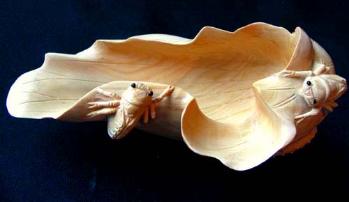 HAND CARVED Crickets & Leaf BOXWOOD TEA SCOOP 4838
