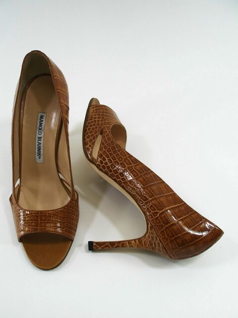 Manolo Blahnik Shoes Pumps Classics $4150 Sz L:8 R:8.5