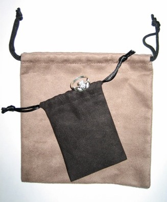 Anti-tarnish pouch
