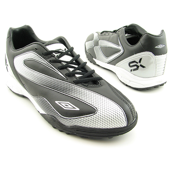 UMBRO SX-Flare LGE Black Soccer Cleats Shoes Mens 8