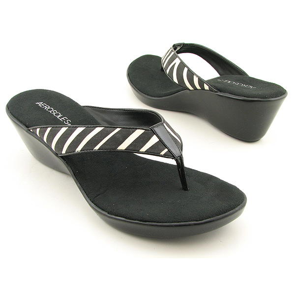 AEROSOLES Wide Eyes Sandals Thongs Shoes Black Womens