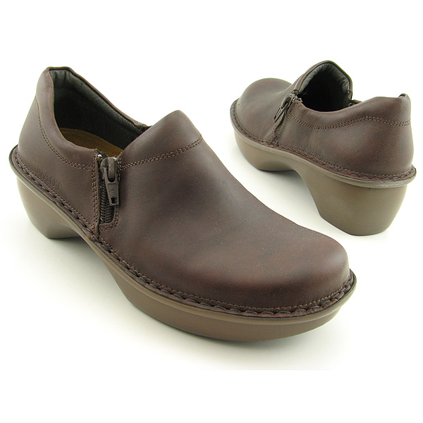 NAOT-Salvador-Clogs-Mules-Shoes-Brown-Womens-06-1B