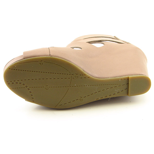 DOLCE VITA Pali Beige Wedges