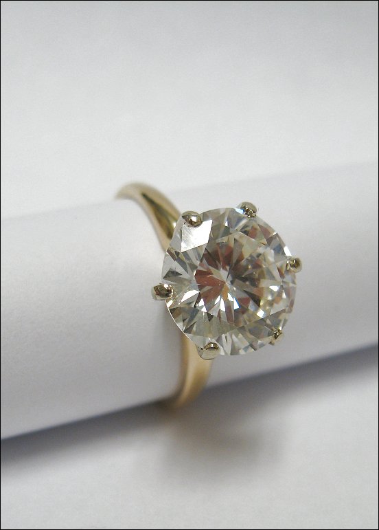 3.13 ct RBC SOLITAIRE VVS 2 I CERTIFIED EGL USA