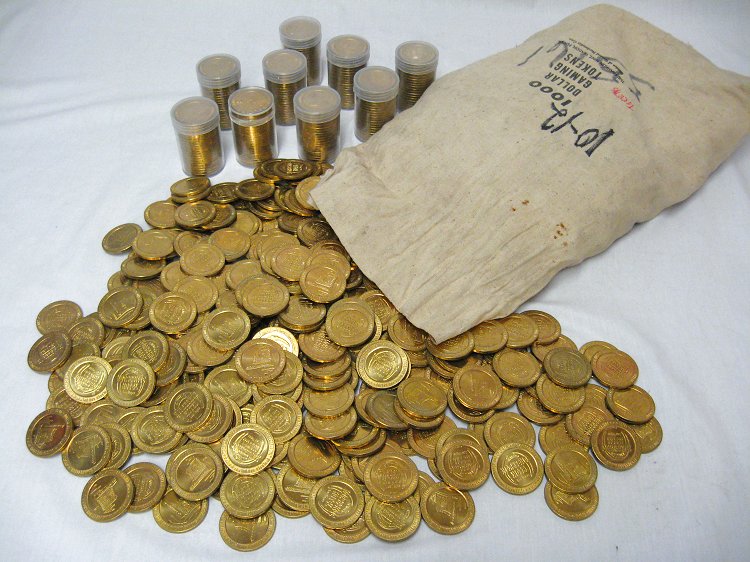 105pcs BINIONS $1 POKER CHIP PRESS RELEASE