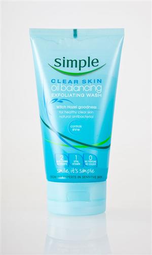 SIMPLE Clear Skin Oil Balancing Exfoliating Wash Soap Free