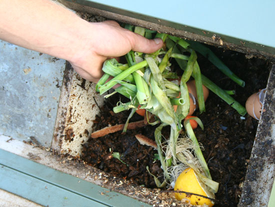 Use of Composters Metal Sheet